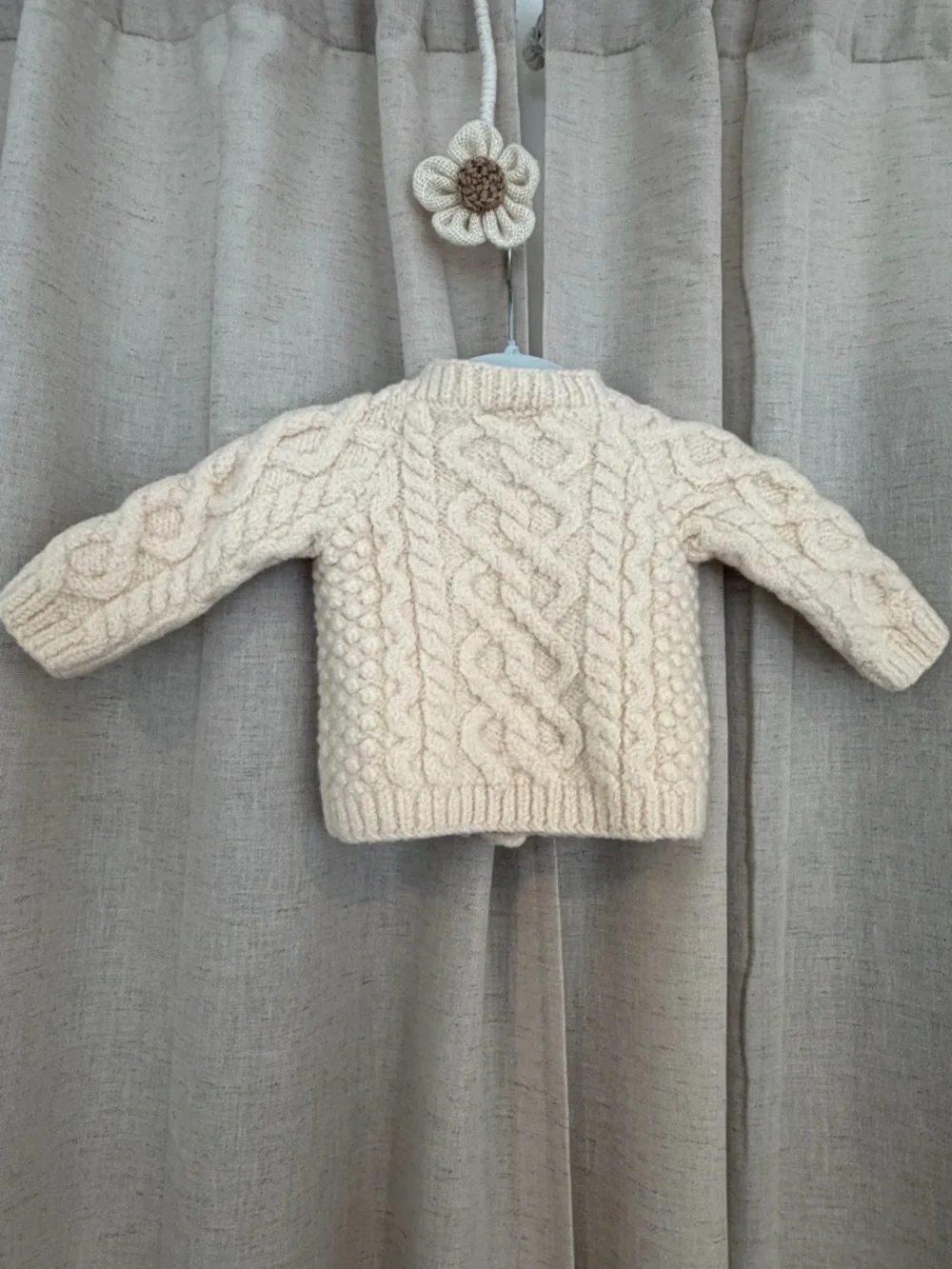 Aran Woollen Mills 100% Wool Cream Cable Knit Baby Cardigan with Sheep Pockets - Picture 2 of 4